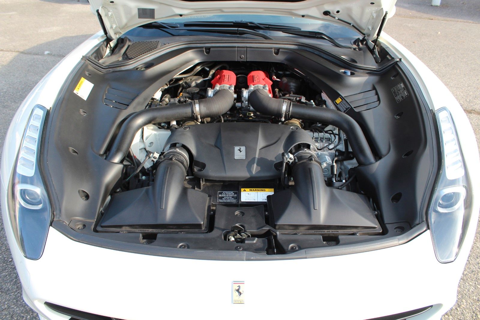 California 3.9 V8 T 4-Sitzer