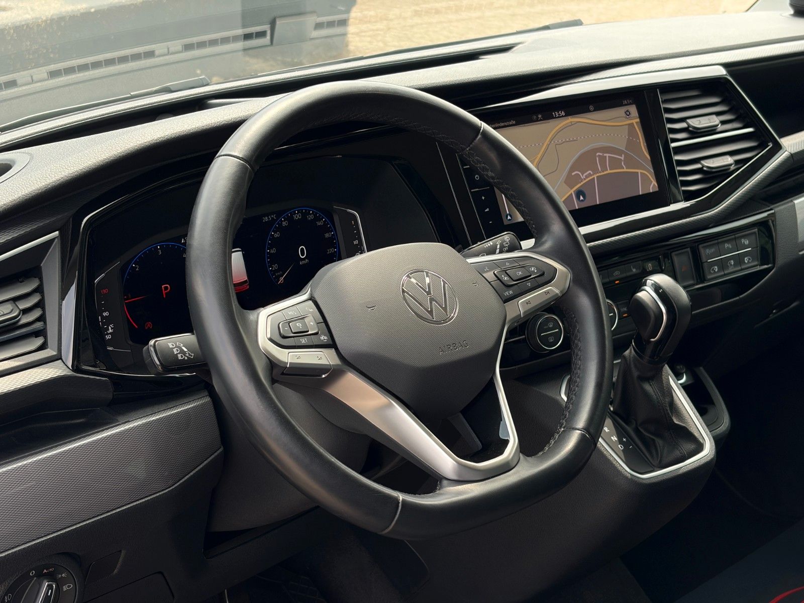 Fahrzeugabbildung Volkswagen T6.1 Multivan Highline Alcan. CAM ACC SHZ 3-Z KL