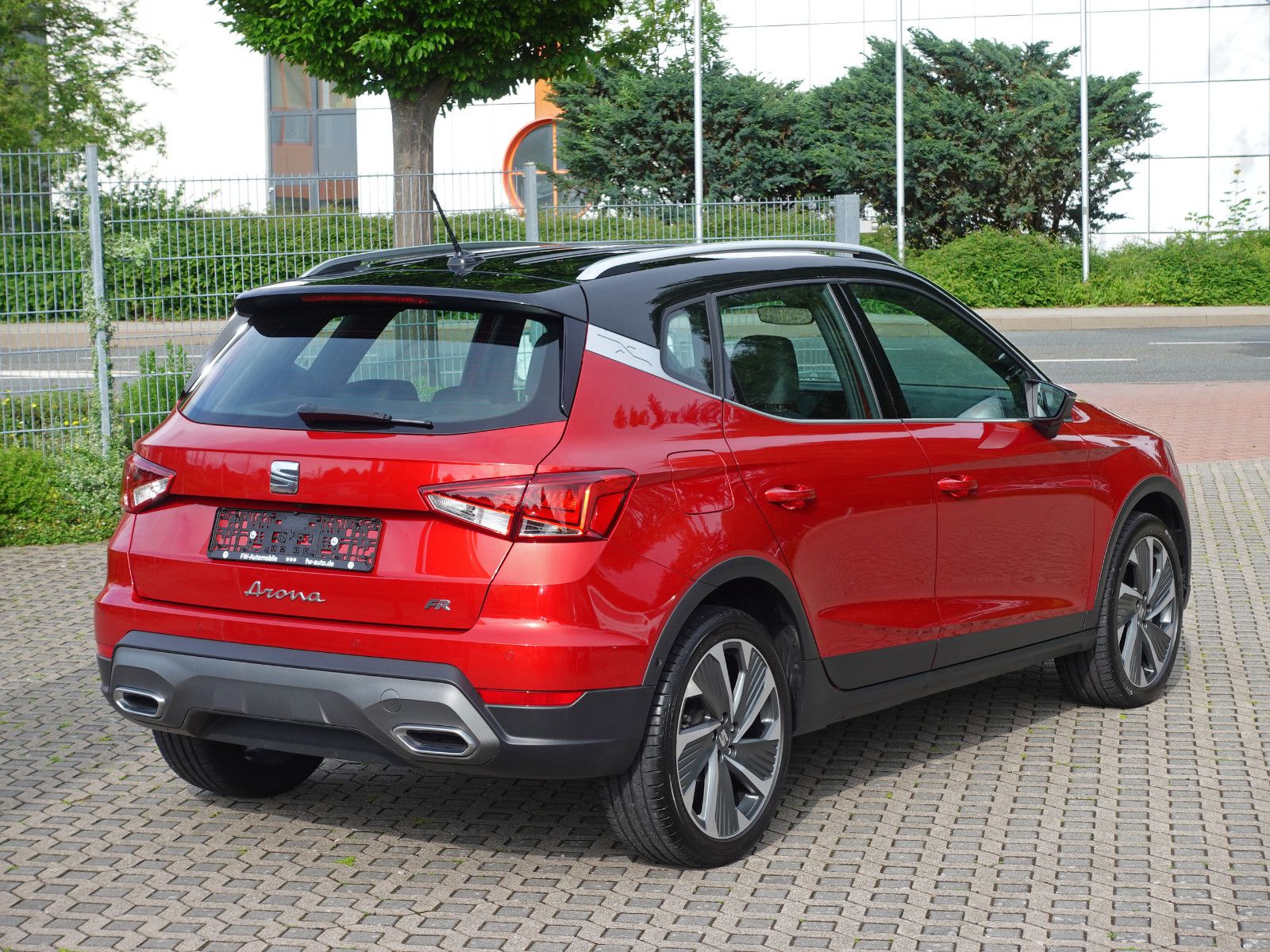 Fahrzeugabbildung SEAT Arona 1.5 TSI DSG FR Full Link ACC RFK DINAMICA