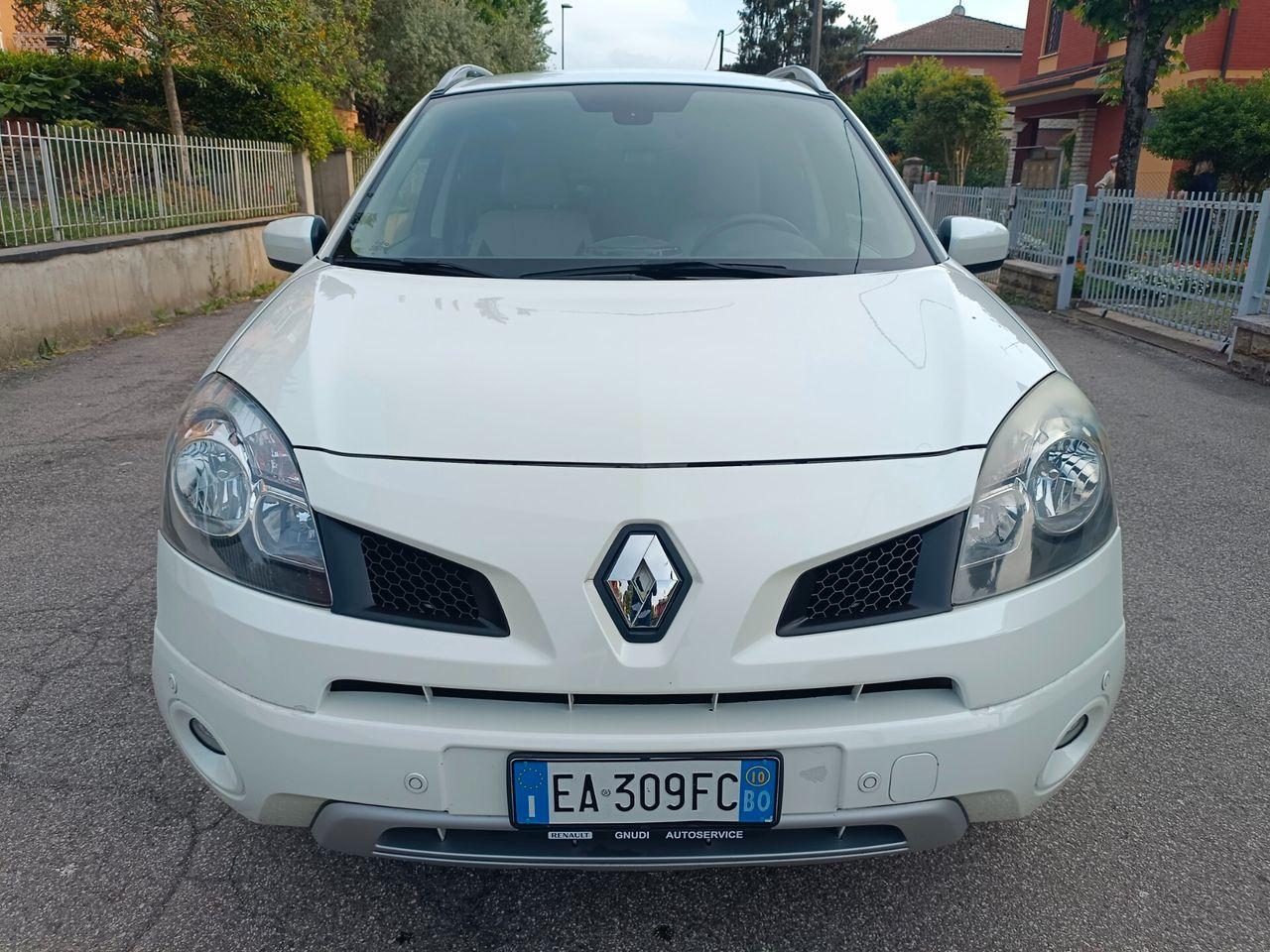 Renault Koleos 2010 — interior