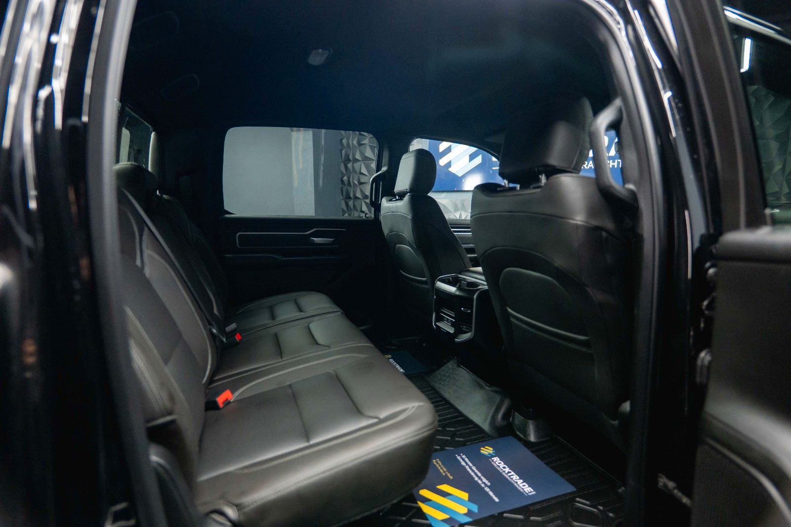 Fahrzeugabbildung Dodge RAM 5.7 V8 HEMI 4x4 BLACK EDITION Longbed 19%