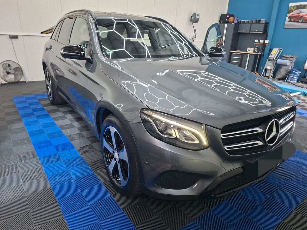 Image of Mercedes-Benz GLC 220