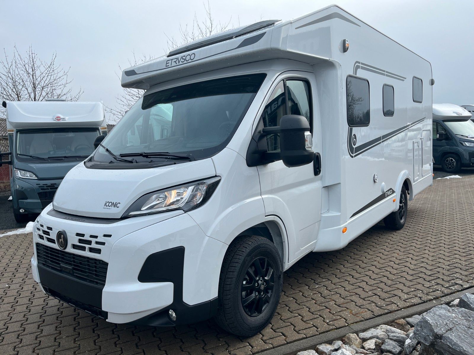 Fahrzeugabbildung Etrusco T 6.9 SBC *Hubbett*iConic*Komfort Plus*