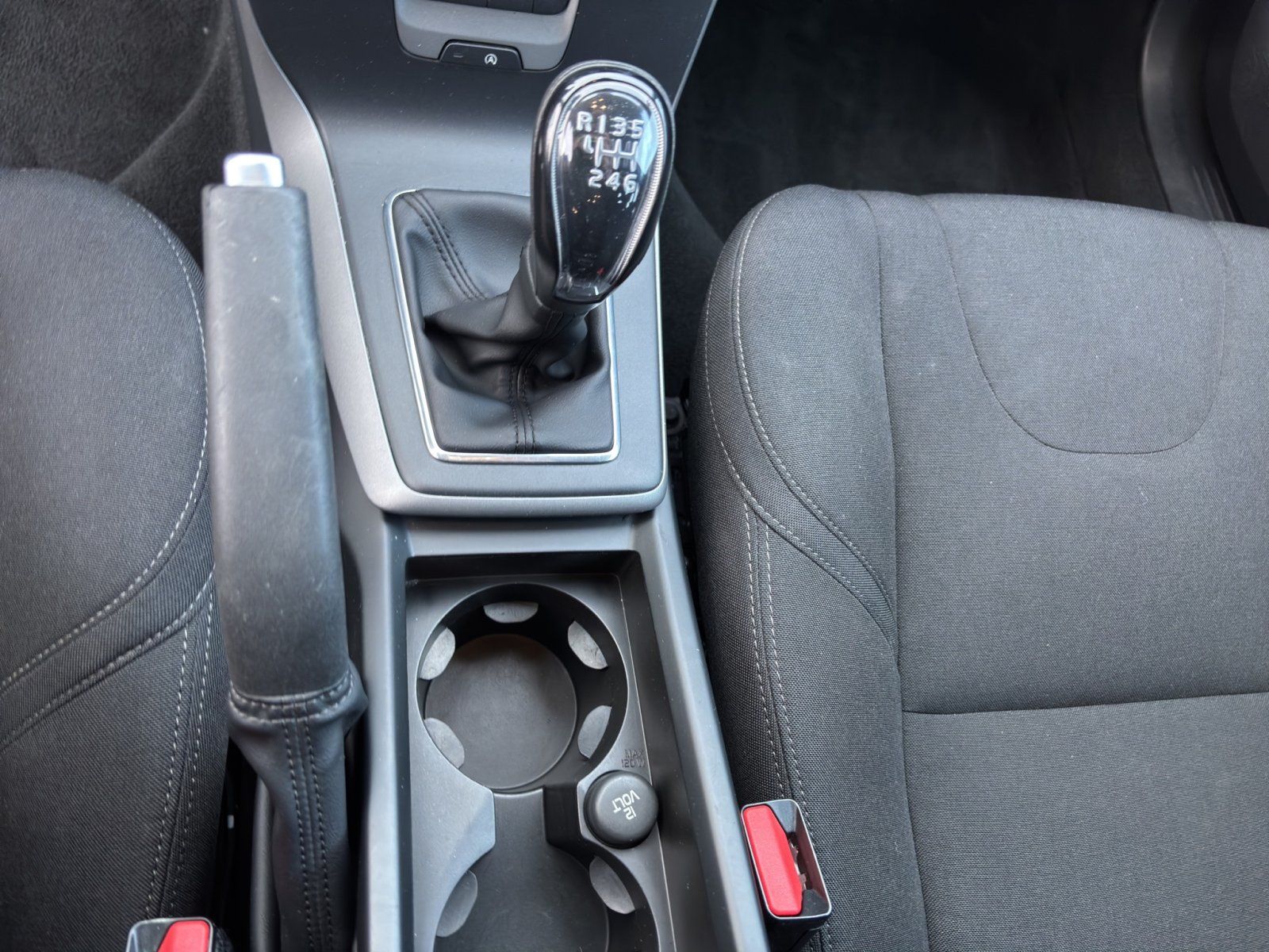 Fahrzeugabbildung Volvo V40 Basis