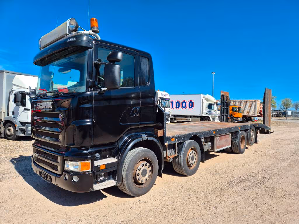 Scania R420 8x2/6 // Knæklad med venderampe //