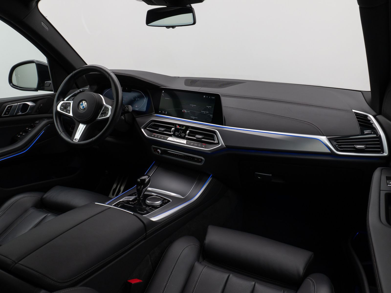 Fahrzeugabbildung BMW X5 xD30d M Sport 360°Laser HUD DAB HiFi 22Zoll