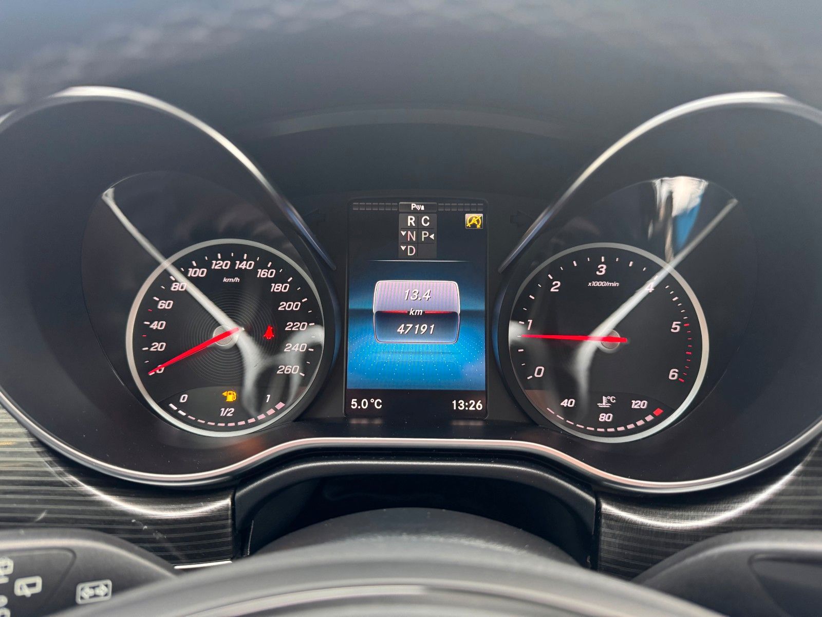 Fahrzeugabbildung Mercedes-Benz V 300 d AVA Extralang 4MATIC AHK Stdh DISTRONIC