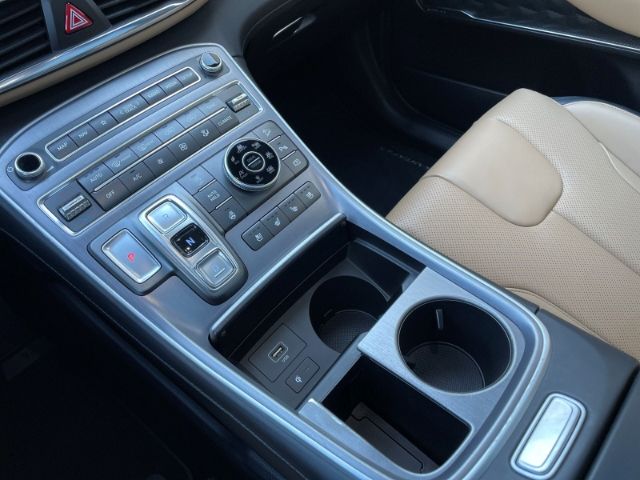 Fahrzeugabbildung Hyundai SANTA FE 2.2 CRDI Signature 4 WD Autom. Panorama