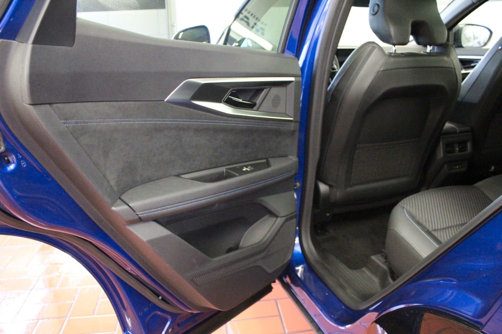 Fahrzeugabbildung Renault Austral E-Tech Full Hybrid 200 Techno Esprit Alp