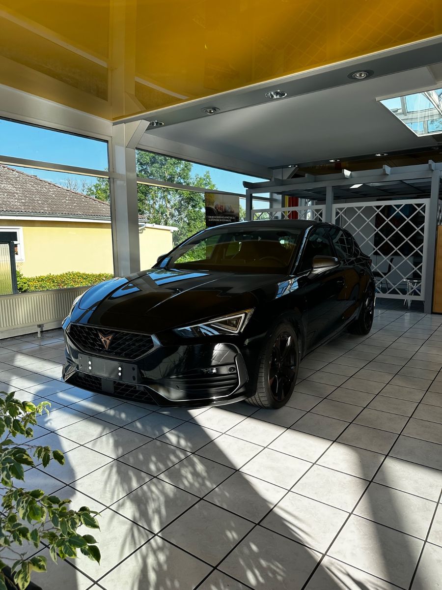 CUPRA Leon 1.5 eTSI 110kW DSG -