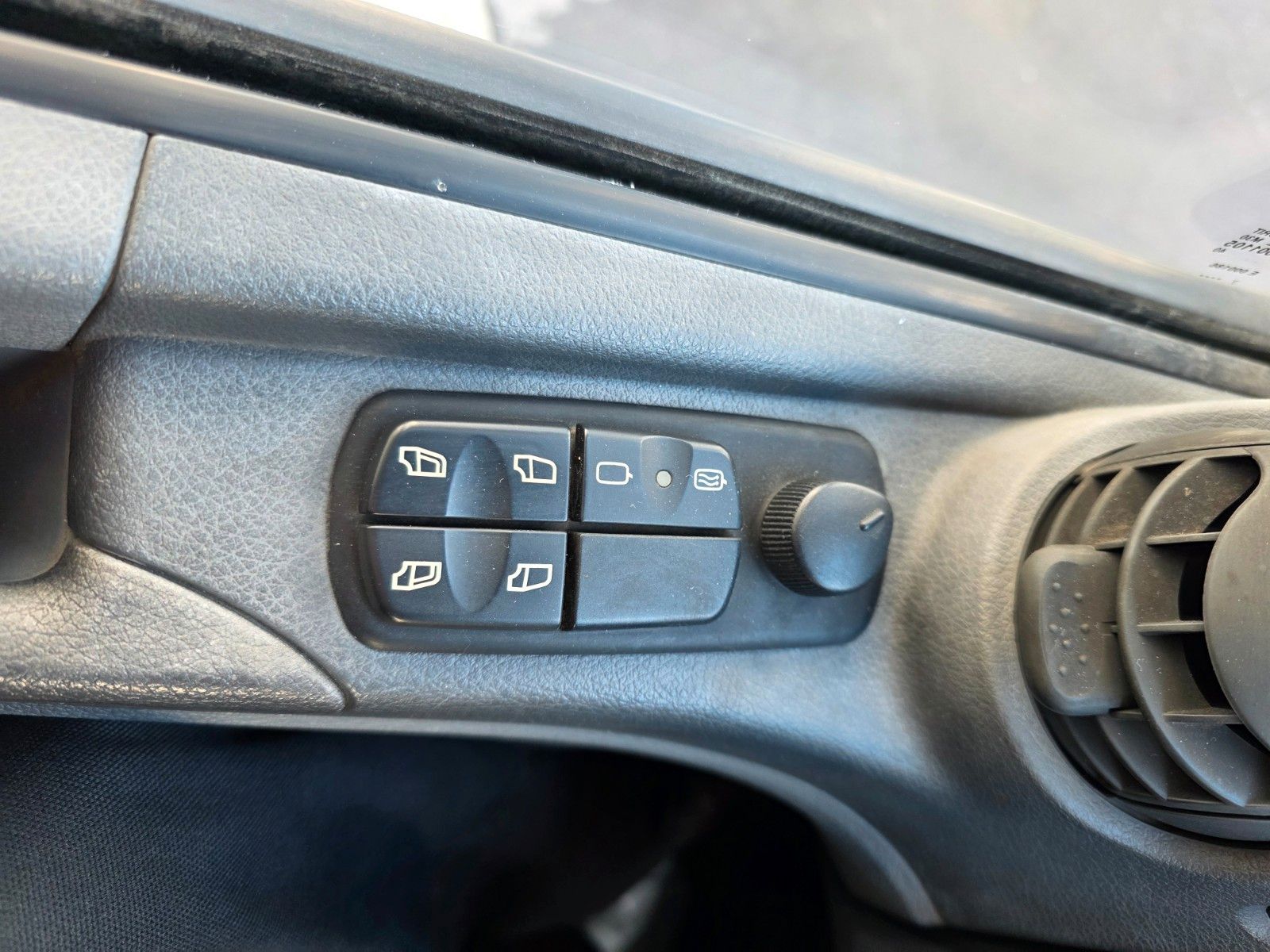 Fahrzeugabbildung Mercedes-Benz Atego 1018 A 4x4 Pritsche Plane