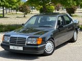 Mercedes-Benz 230E Lim. Klima*Leder*Schalter*Schiebedach*H-Zul - Mercedes-Benz aus 1991