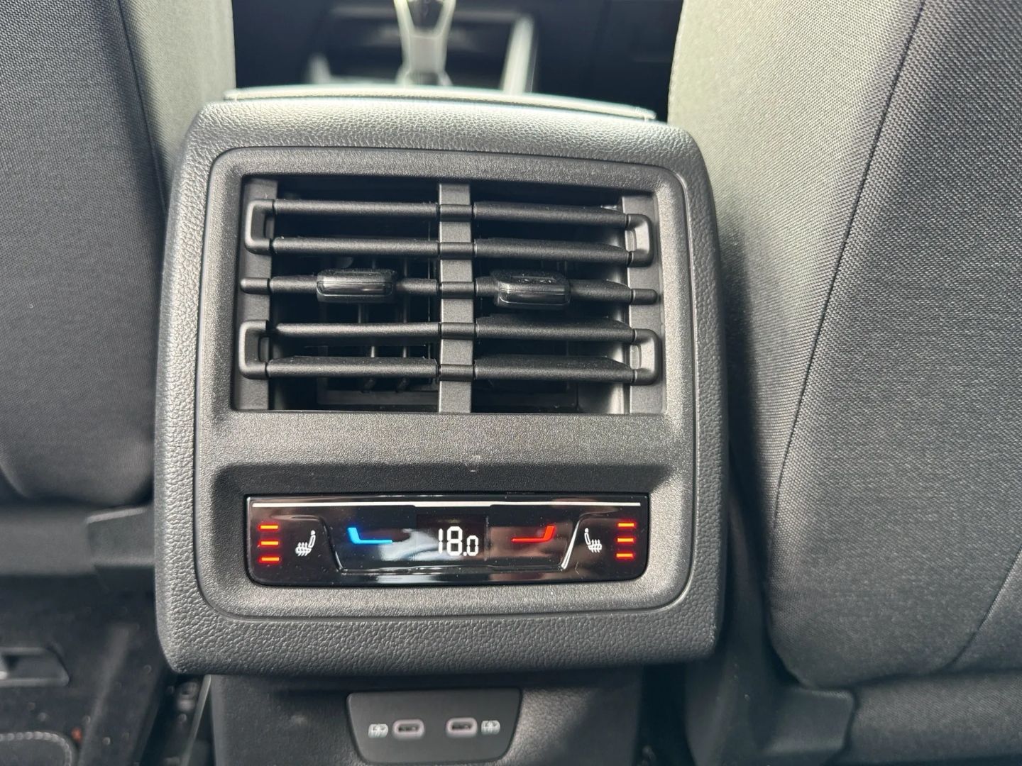 Golf VIII 1.5 TSI "ACTIVE" *STDHZG*LED*NAVI*HUD*