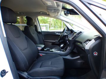 Ford S-Max - 12
