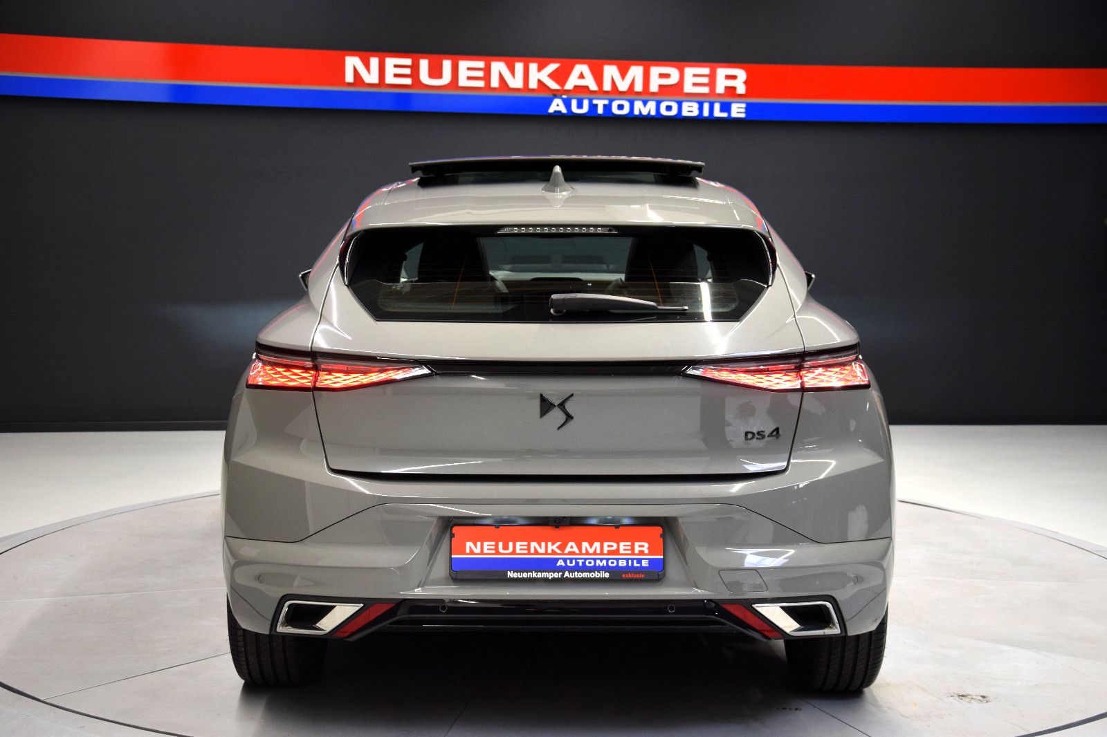 Fahrzeugabbildung DS Automobiles DS4 Performance Line Pano Sitzheizung