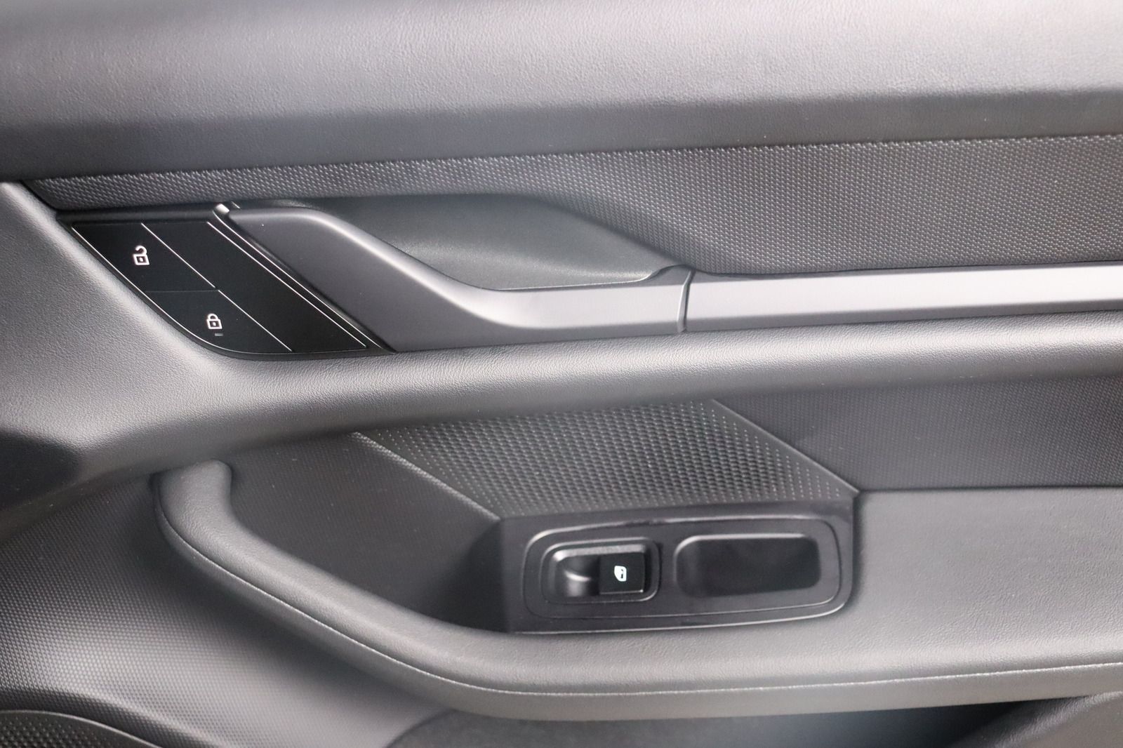 Fahrzeugabbildung Porsche Taycan 4 Cross Turismo * Luftfederung * LED