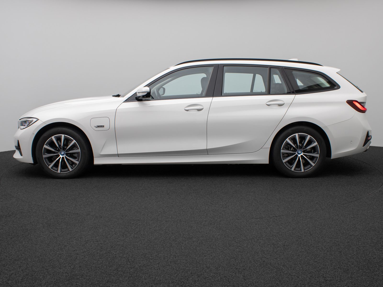 Fahrzeugabbildung BMW 320e Sport Line 360° Laser DAB H/K Komfort Alarm