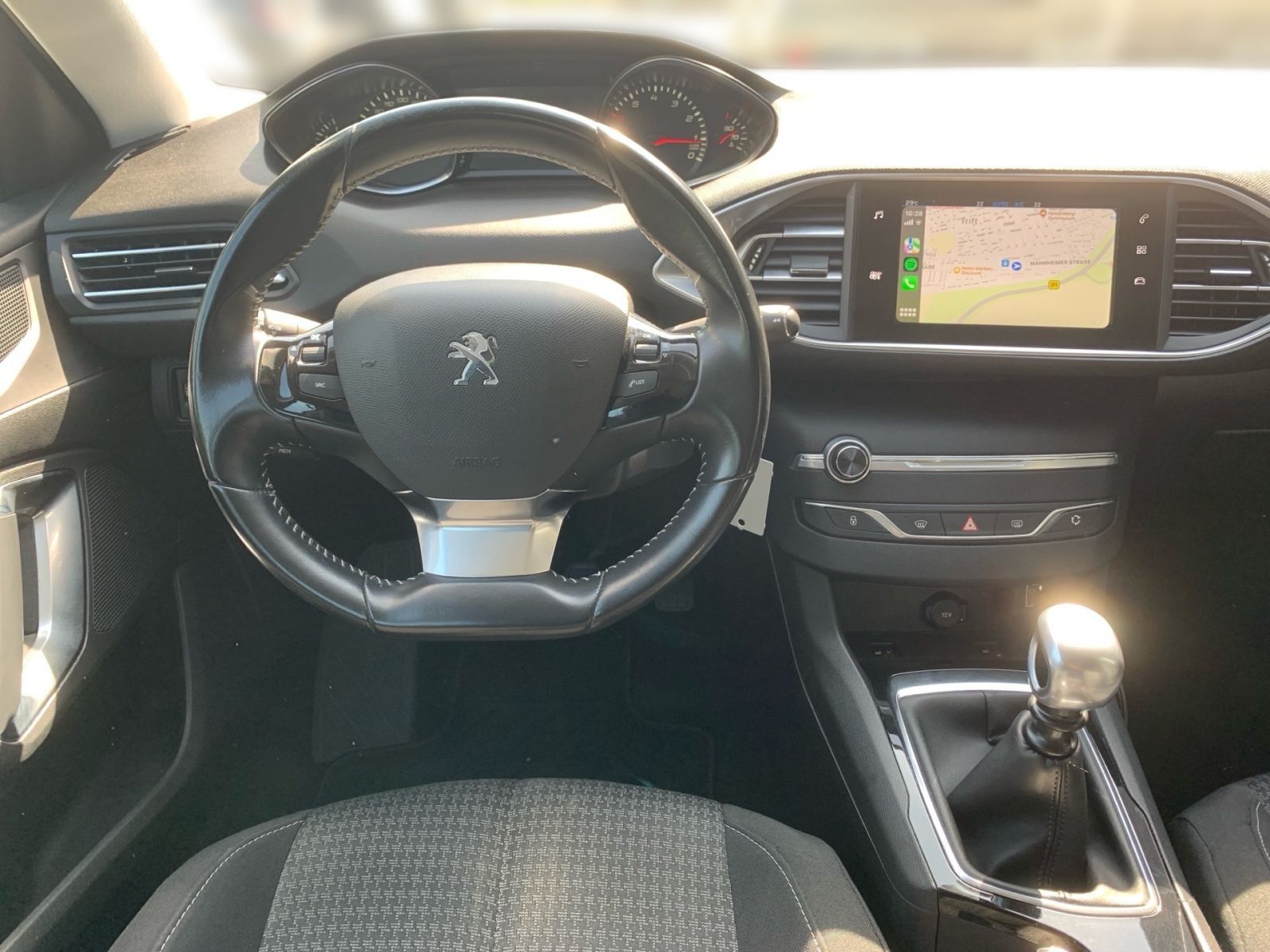 Fahrzeugabbildung Peugeot 308 1.2 e-THP/PureTech Active Kamera