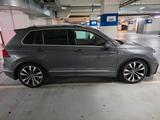 Volkswagen Tiguan 2.0 TSI DSG 4MOTION R-Line 3x Voll - VW Tiguan Gebrauchtwagen in München