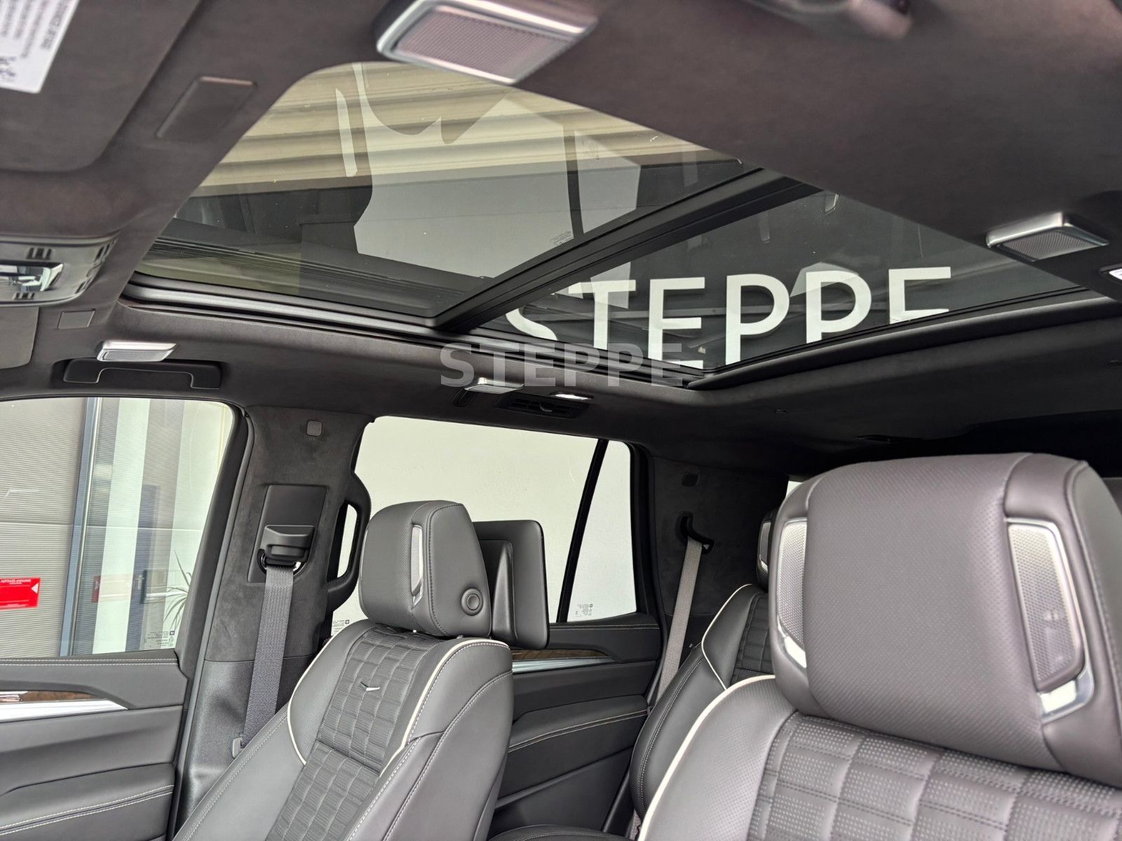 Cadillac Escalade MY26 6.2 V8 SportPlatinum Executive 24"