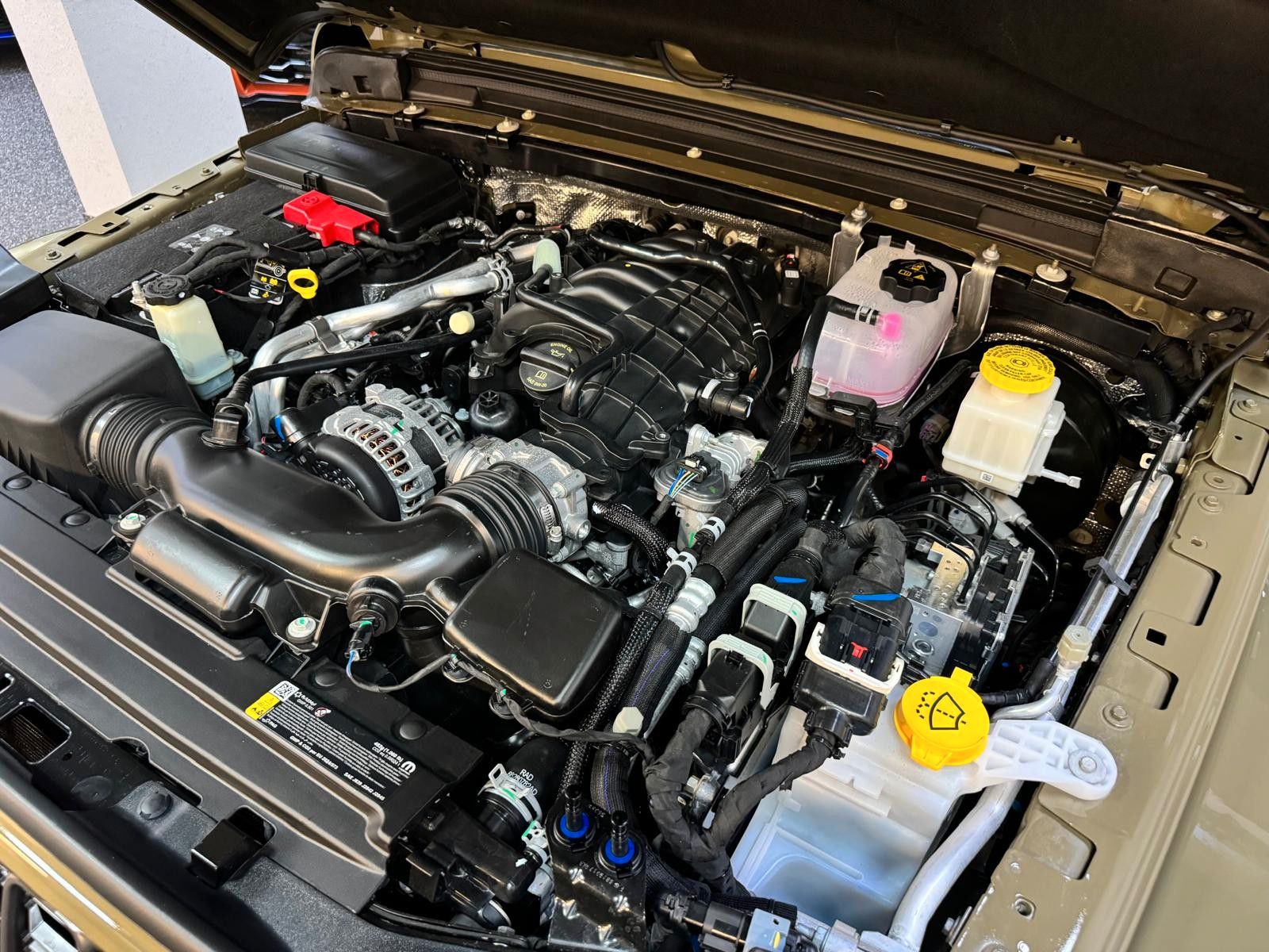 Fahrzeugabbildung Jeep GLADIATOR WILLYS '41 ED. 3.6L-V6 HARDTOP-SOFTTOP