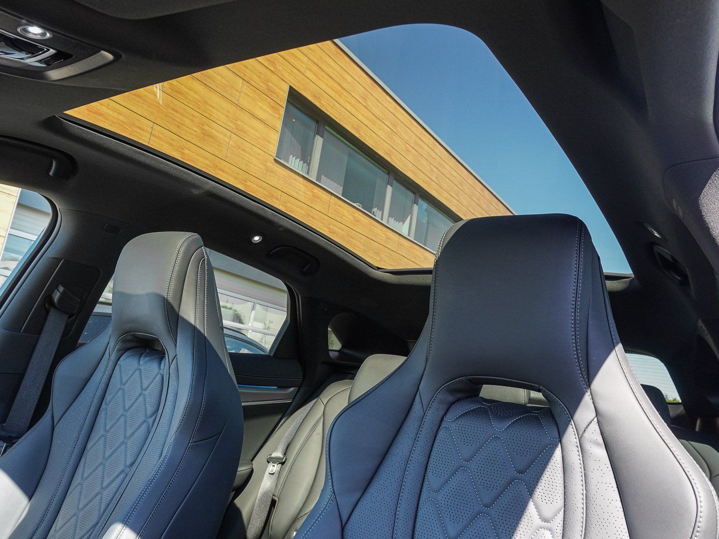 BYD SEALION 7
