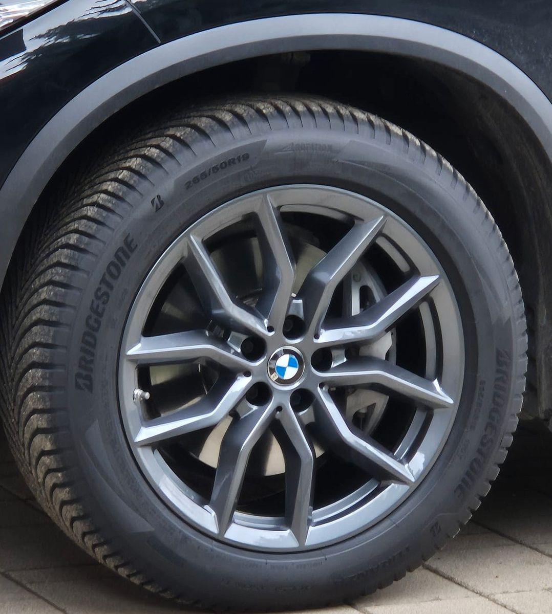 Fahrzeugabbildung BMW X5 xDrive 30d Leder,Navi,LED,PanDach,HeadUp,360°