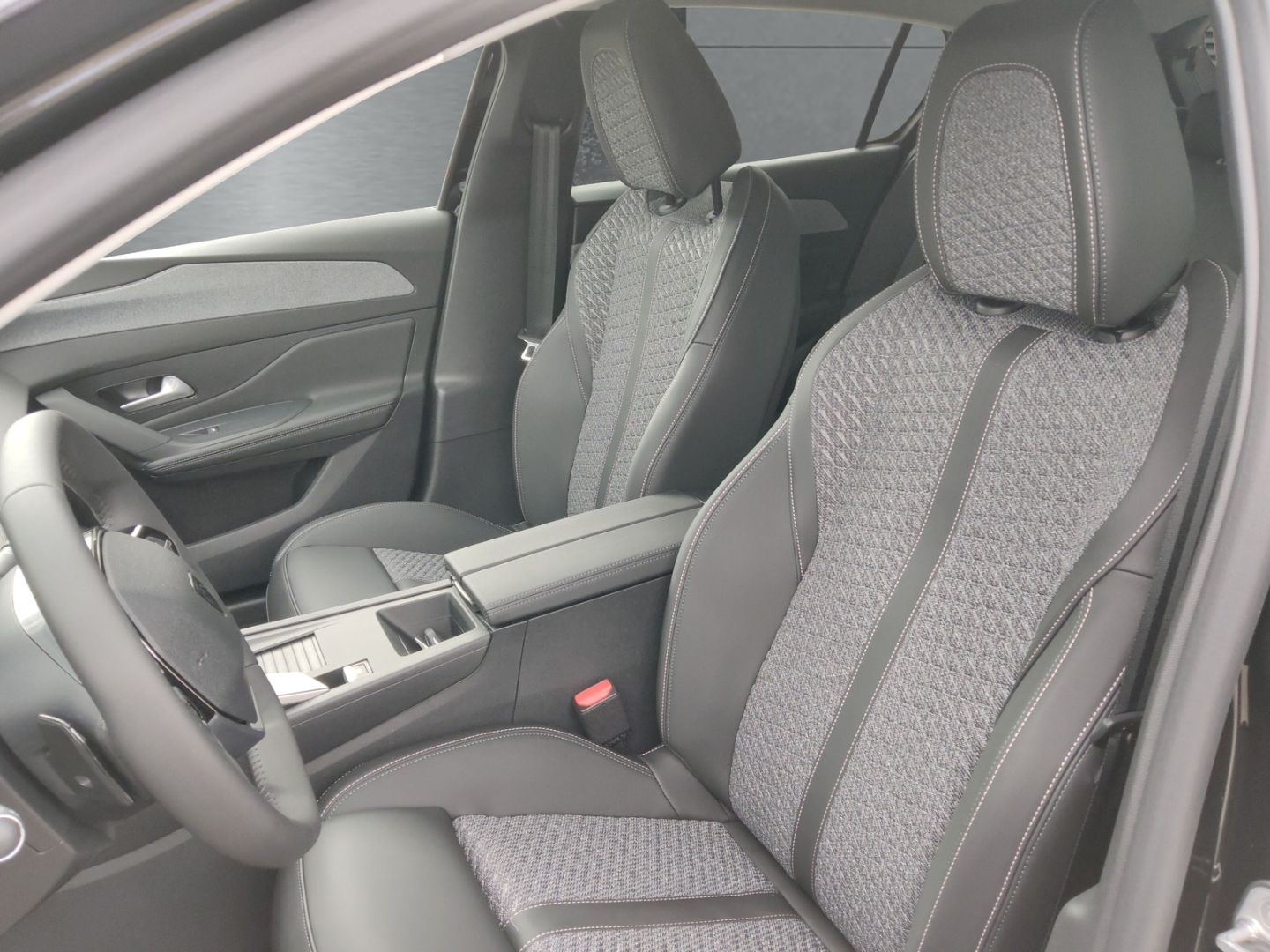 Peugeot 308 - Bild 8