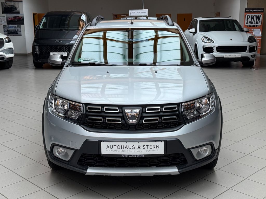 DACIA Sandero II Stepway Prestige|Automatik|Navi|17tkm DACIA Sandero II Stepway Prestige|Automatik|Navi|17tkm