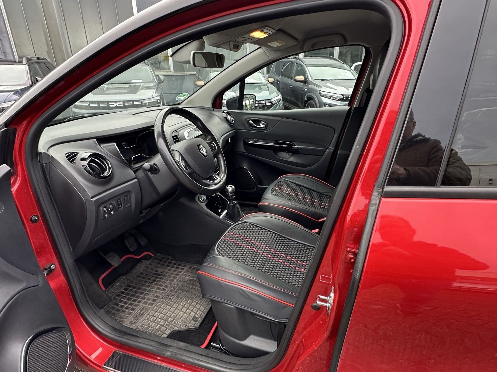 Fahrzeugabbildung Renault Captur Intens DCi 110