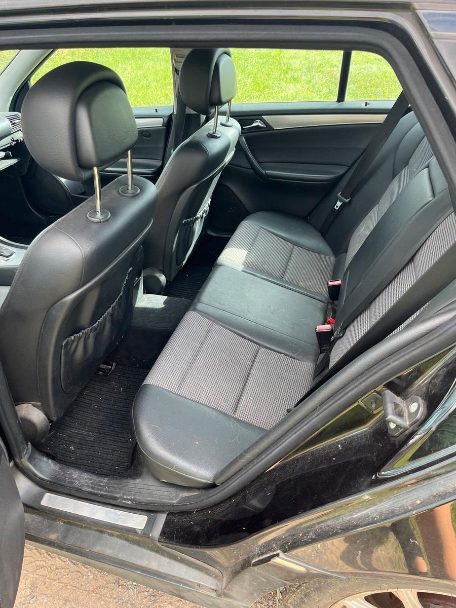 Mercedes-Benz C220 2006 — photo 9