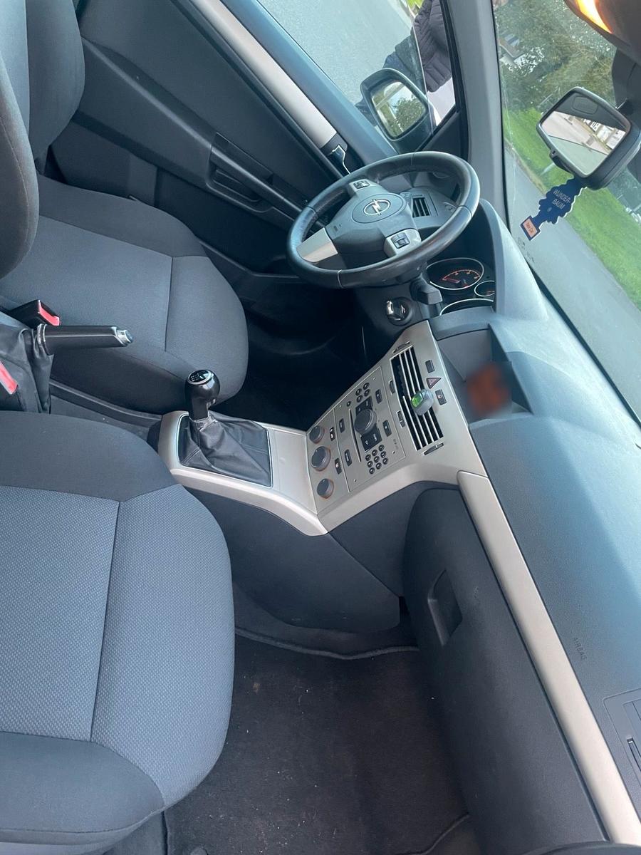 Opel Astra 2006 — photo 5