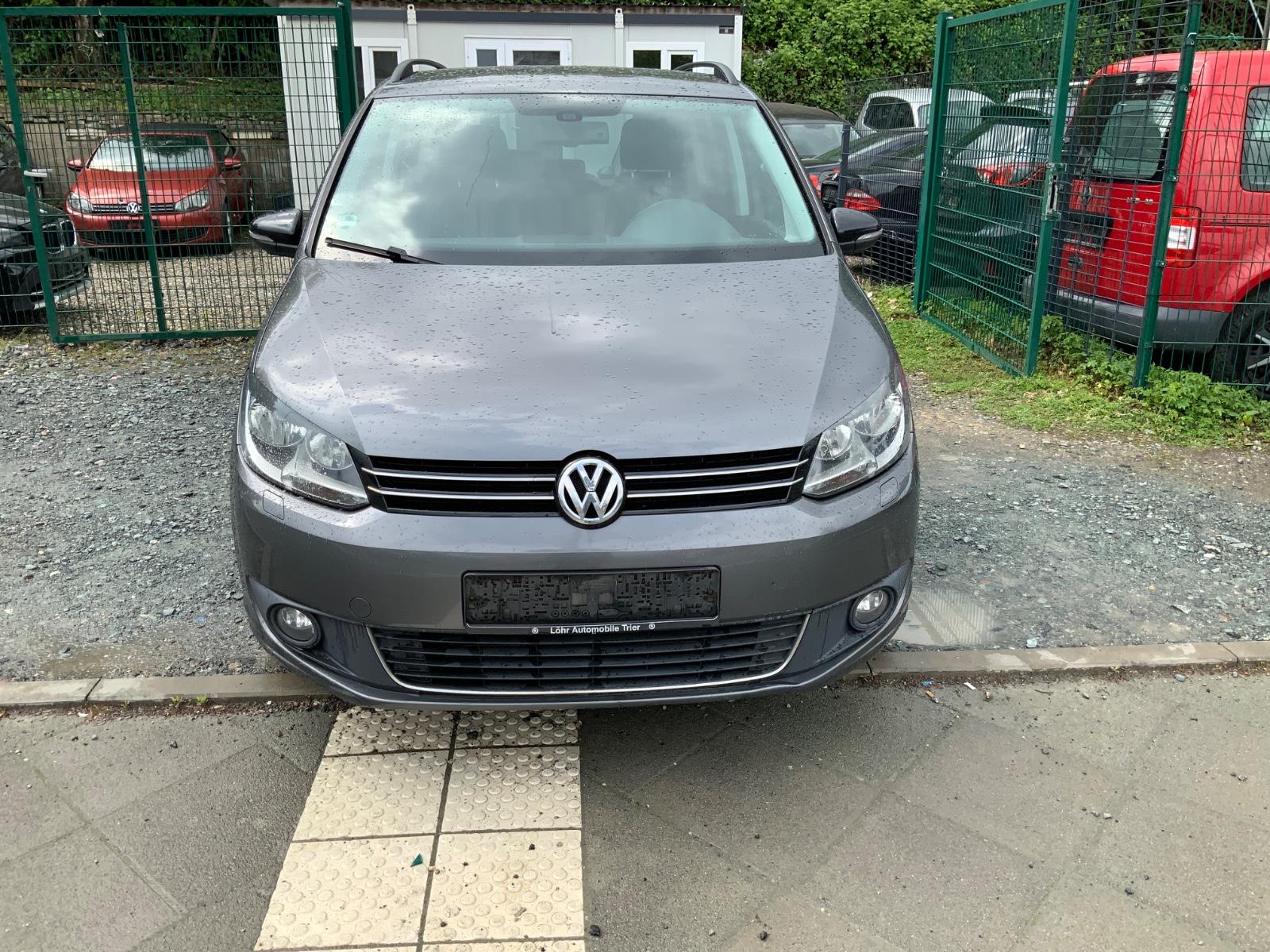 Volkswagen Touran 1.6 TDI Schaltgetriebe Navi 7 sitze