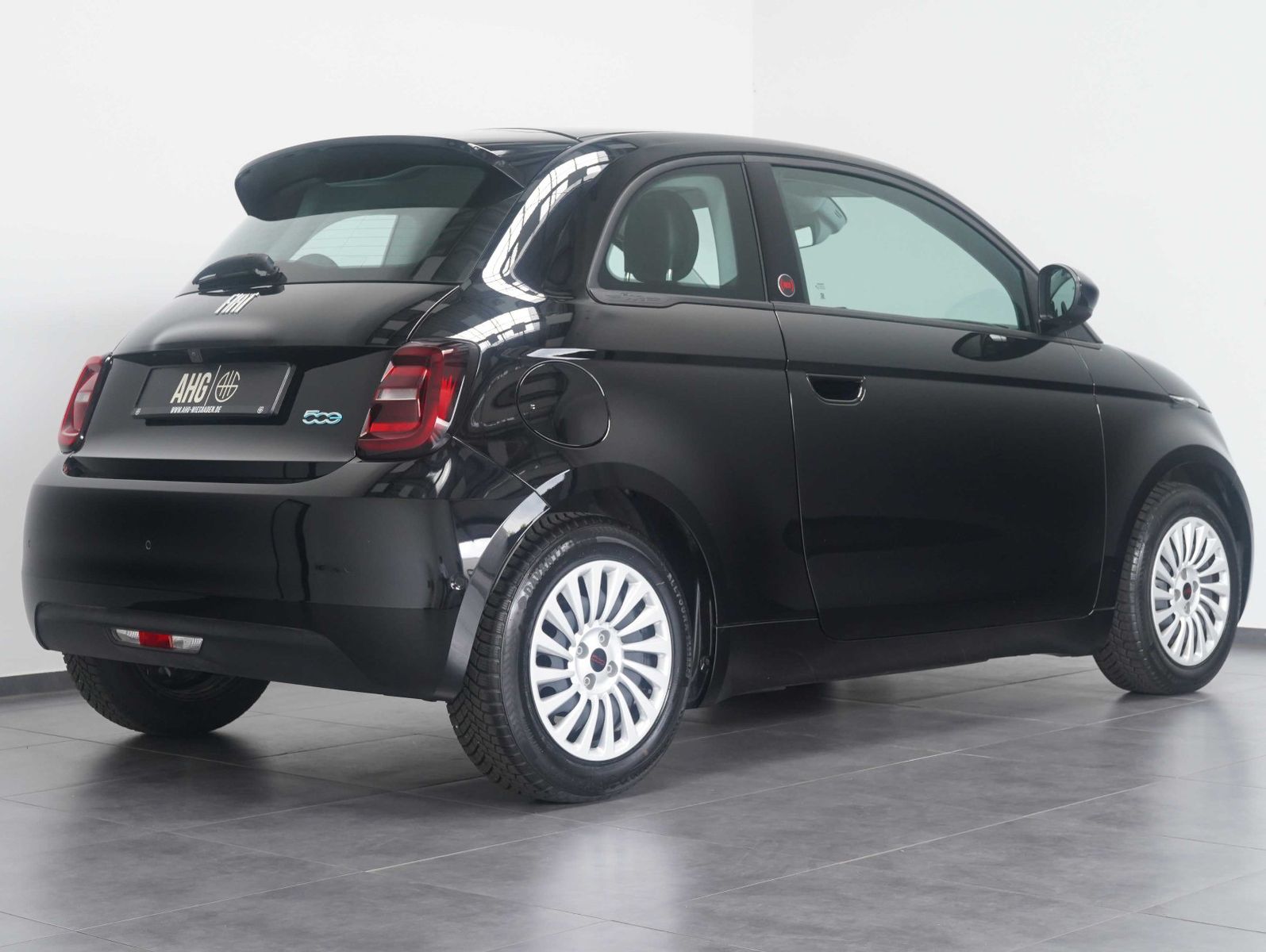 Fahrzeugabbildung Fiat 500e Red 70KW/23,8kWh/DC-LADEN/KAMERA