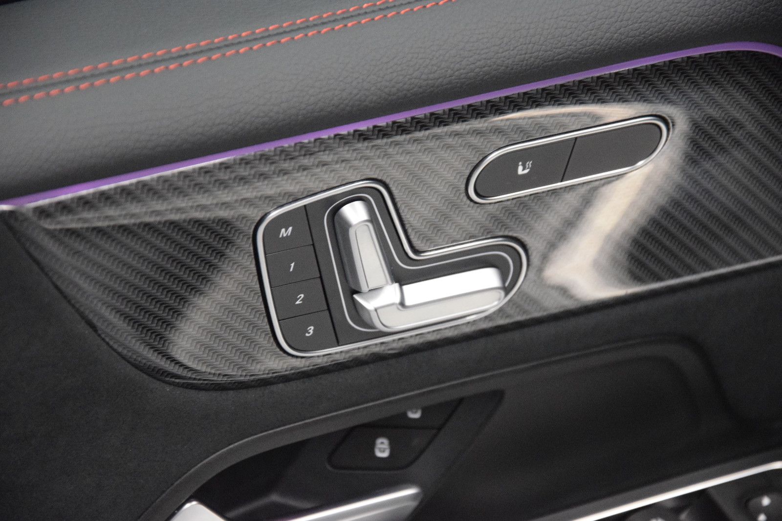 Fahrzeugabbildung Mercedes-Benz B 250 4Matic AMG Pano 360° Night ACC MBUX