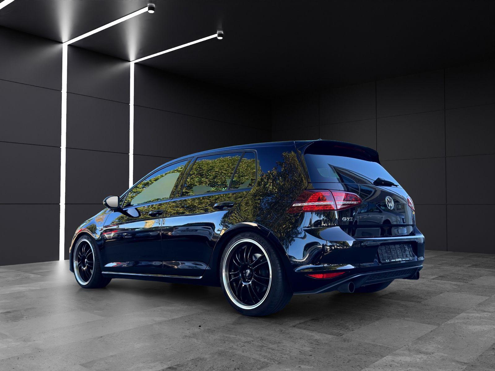 Volkswagen Golf VII 2.0 GTI BMT Xenon+/Kamera/Mirror-Link..
