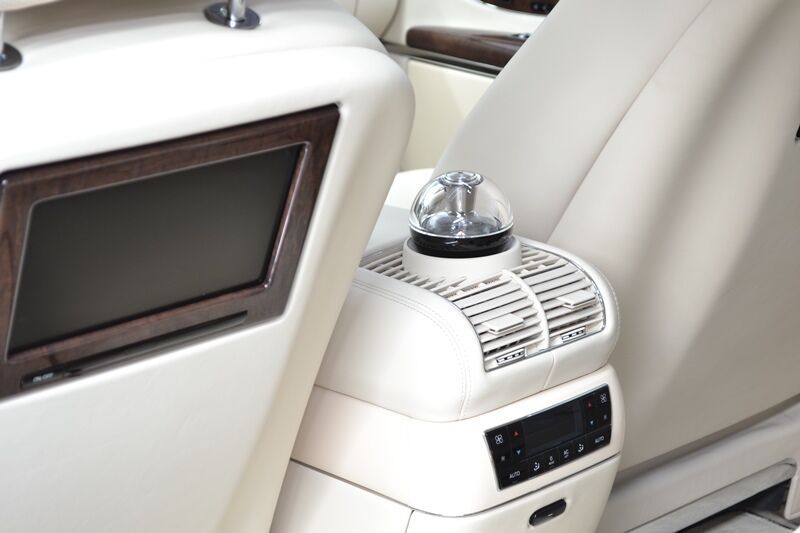 Fahrzeugabbildung Maybach Maybach 57s /18 500 KM/SONDERLACK/MODEL 2011