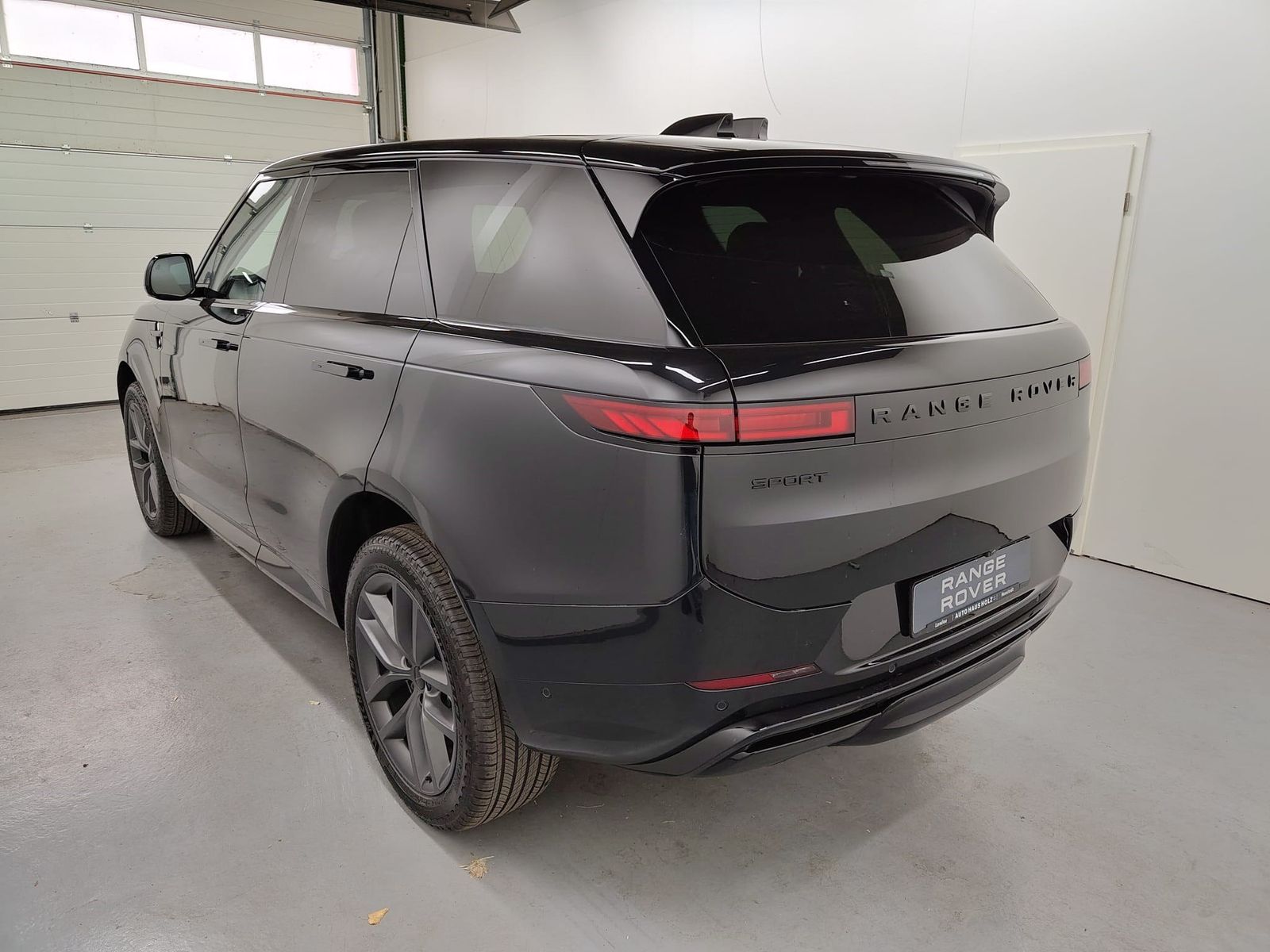LAND ROVER Range Rover Sport D250 Dynamic SE Black Pano AHK – Bild 2