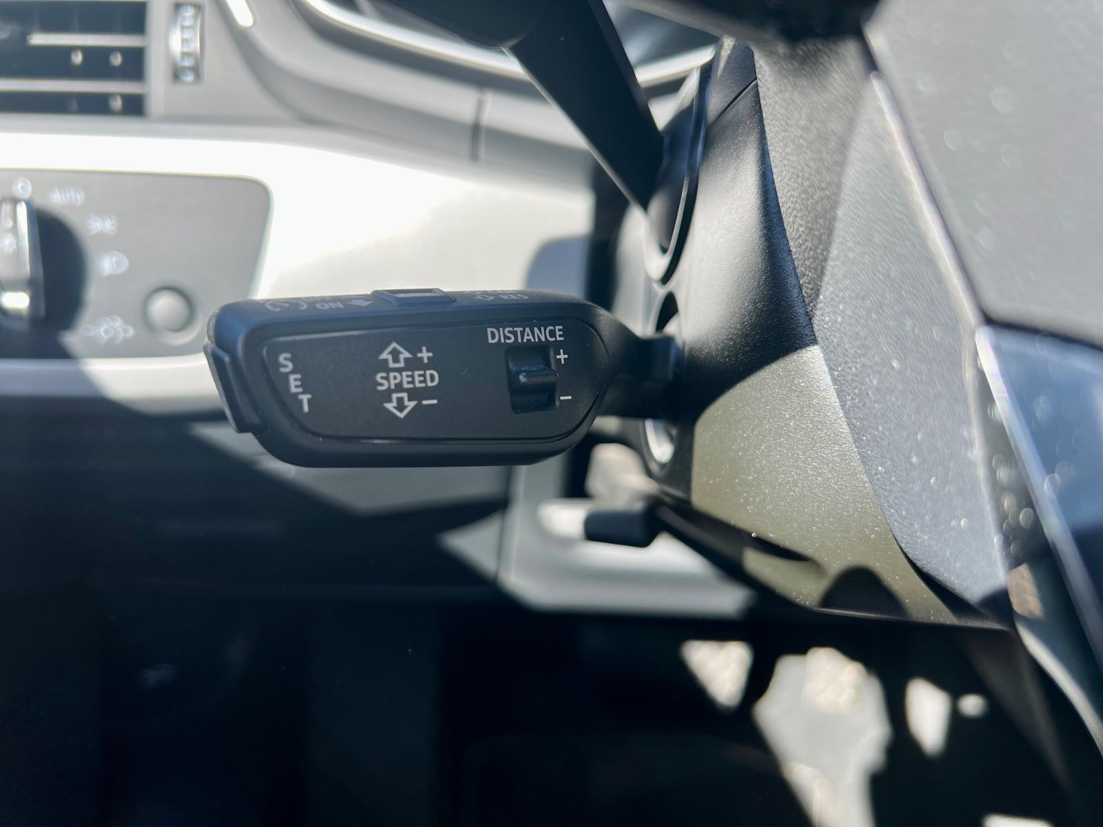 AUDI A4 Avant TDI LEDER AHK LED SHZ NAVI KAMERA