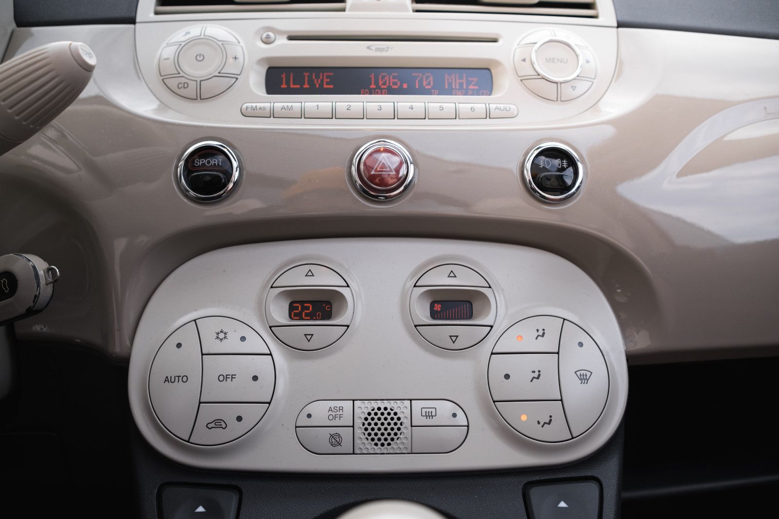 Fahrzeugabbildung Fiat 500C Cabrio Sport-Klima-PDC-Sitzheiz.-Blue&Me