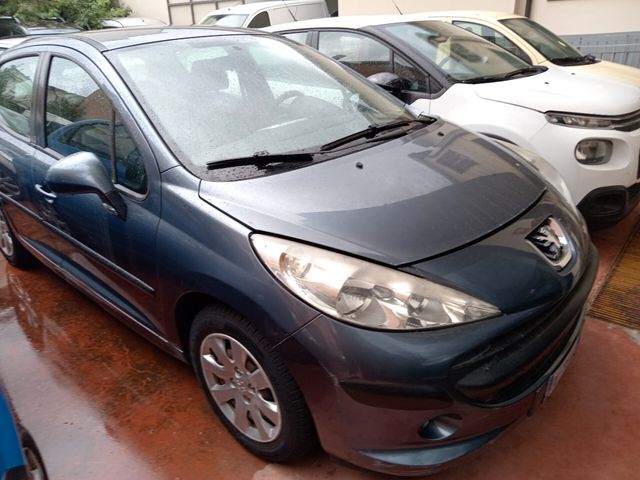 Peugeot 207 1.4 8V 75CV 5p. ONE Line