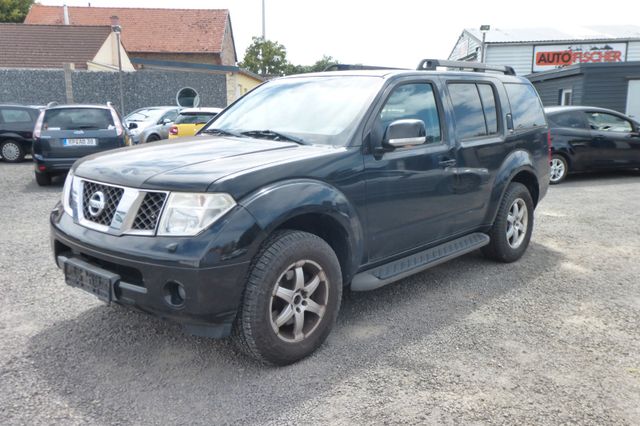 Nissan Pathfinder 4X4 Aut Leder Klima Navi Motorschaden