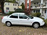 Ford Mondeo 2.0 16V Ghia Auto Ghia - gebrauchte Ford Mondeo aus dem Jahr 1996