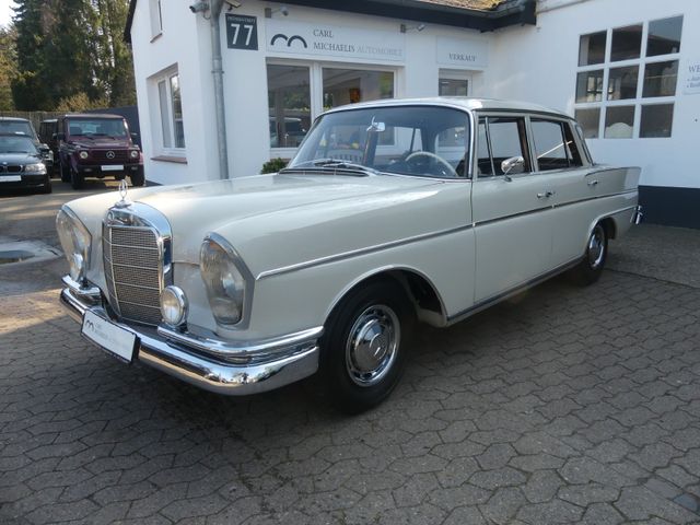 Mercedes-Benz 300 SE Schweizer Fzg im Top Zustand, Schiebedach