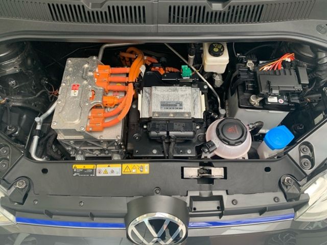Fahrzeugabbildung Volkswagen e-up! Style "Plus" 61 kW (83 PS) 32,3 kWh 1-Gang