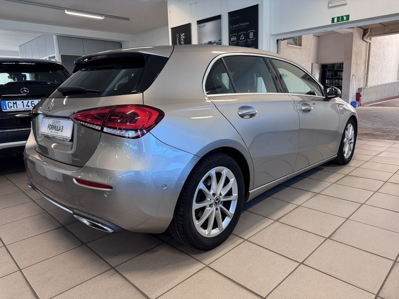 Mercedes-Benz Classe A A 180 Automatic Sport imagem 3