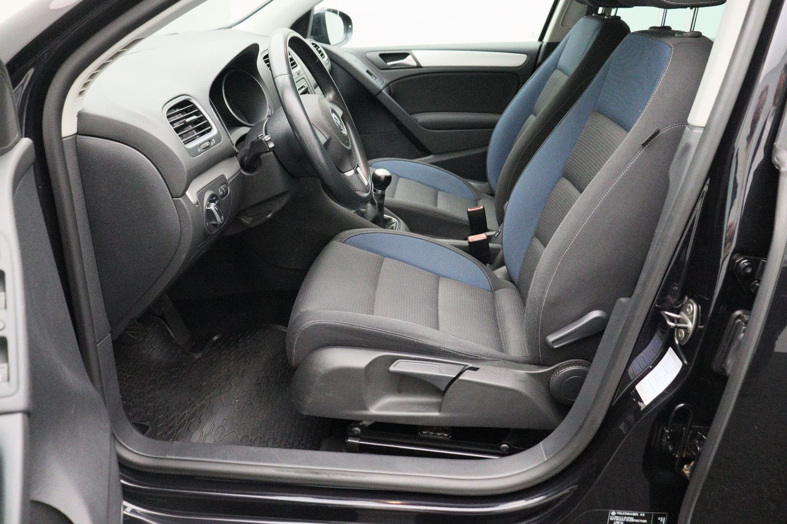 Fahrzeugabbildung Volkswagen Golf VI 1.2 Team
