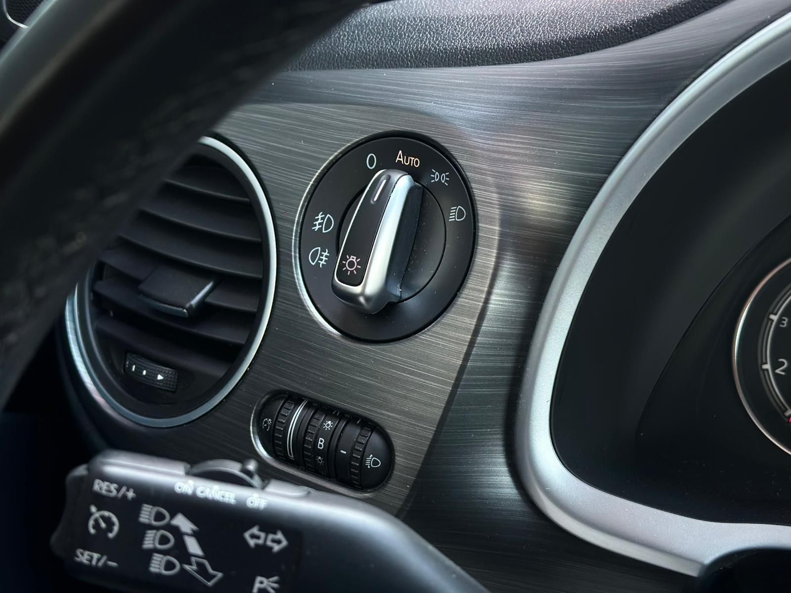 VW Beetle 2.0TDI ALLSTAR BMT CARBRIO* BIXEN#SHZ#NAV - Image 19