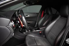 MERCEDES-BENZ CLA 45 AMG 4Matic*Bi-Xenon*Kamera*Navi*18"*
