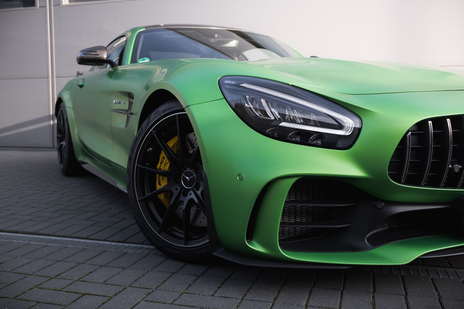 Fahrzeugabbildung Mercedes-Benz AMG GT R Coupe-erst 1.900km.-Park-Paket